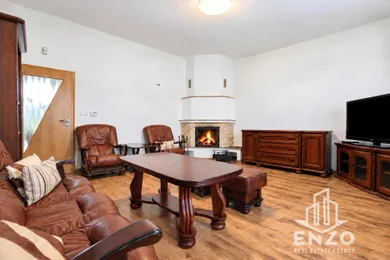 Na predaj 5-izbový dom, 171 m², Bratislava-Ružinov, Liptovská