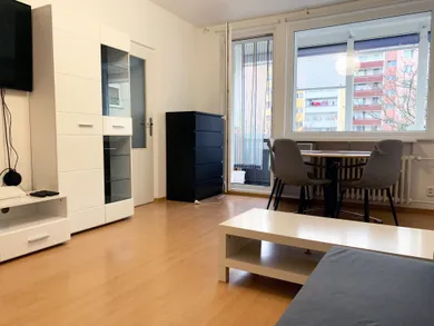 Na prenájom byt v Bratislava-Dúbravka · €700 · Dokončené