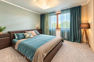 Na predaj 5-izbový dom, 165 m², Rovinka, Orechová