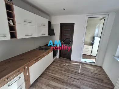 Eladó lakások, 3-szobás, Trenčianske Teplice · €169 900