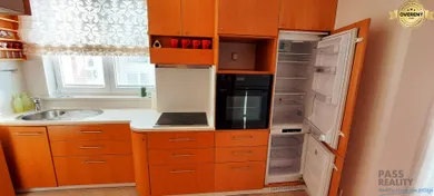 Na prenájom 3-izbový byt, 125 m², Bratislava-Staré Mesto, Nám. SNP