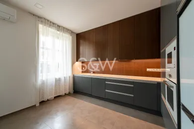 Na prenájom 4-izbový byt, 129 m², Bratislava-Staré Mesto