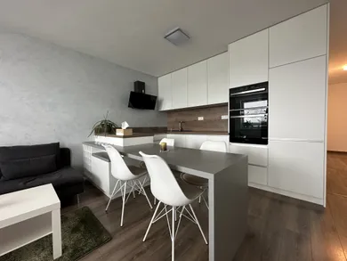 Квартири на продаж, 2-кімнатні, Slovenský Grob · €219 900