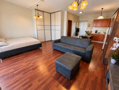Na predaj 1-izbový byt, 42 m², Bratislava-Petržalka, Údernícka