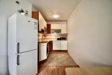 Квартиры на продажу, 2-комнатные, Bratislava-Dúbravka · €200 000