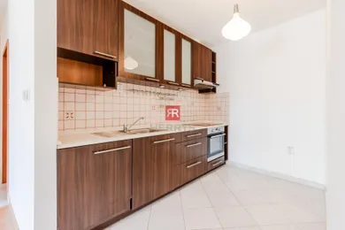 Na predaj 2-izbový byt, 66 m², Bratislava-Petržalka, Zadunajská cesta