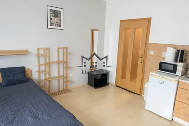 Na predaj 1-izbový byt, 31 m², Bratislava-Petržalka, Antolská