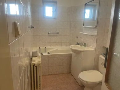 Na predaj 4-izbový byt, 100 m², Trnava, Pažitná