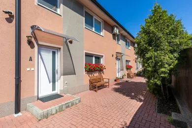 Domy na predaj 3-izbový, Bratislava-Záhorská Bystrica · €240 000