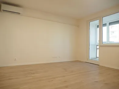 Na predaj 4-izbový byt, 69 m², Bratislava-Nové Mesto, Rozvodná