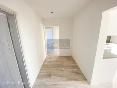 Na predaj 4-izbový byt, 73 m², Trnava, Ulica Šafárikova