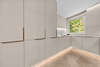 Na predaj 3-izbový byt, 92 m², Bratislava-Petržalka, Haanova