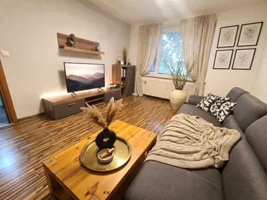 Na predaj 2-izbový byt, 55 m², Senec, Svätoplukova