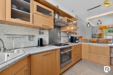 Na predaj 7-izbový dom, 269 m², Trenčín, Južná