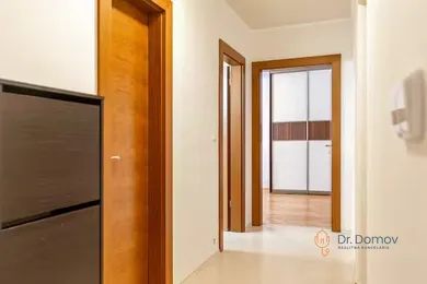Na prenájom 3-izbový byt, 110 m², Bratislava-Ružinov, Trenčianska