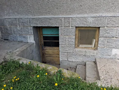 Na predaj dom, Dačov Lom