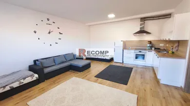 Na predaj 2-izbový byt, 60 m², Kežmarok, Kostolné námestie