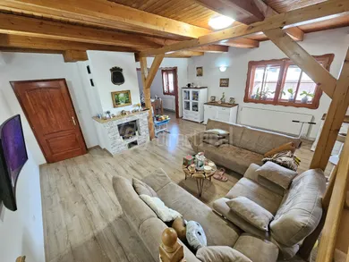 Na predaj dom, 180 m², Horné Saliby