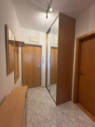Na predaj 1-izbový byt, 39 m², Rovinka, Železničná