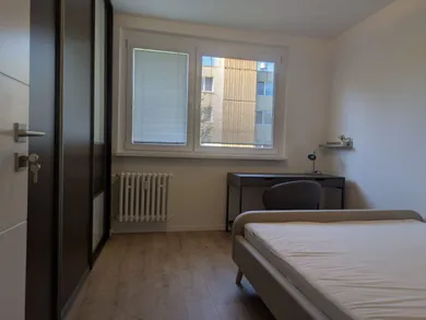 Na prenájom 4-izbový byt, 90 m², Bratislava-Petržalka