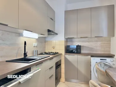 Na prenájom 2-izbový byt, 58 m², Prievidza, Priama