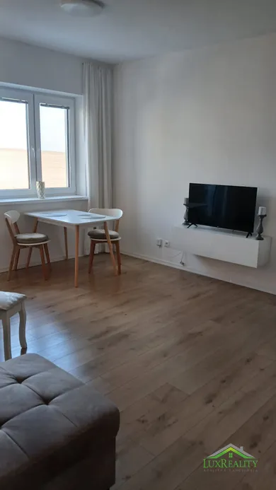 Na prenájom 1-izbový byt, 36 m², Chtelnica, Kúria