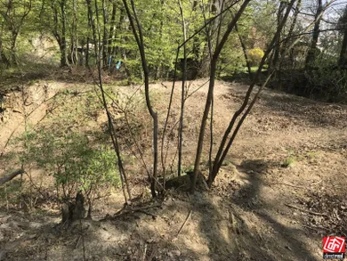 Na predaj pozemok, 302 m², Bratislava-Dúbravka, Strmé sady