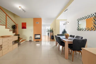 Domy na sprzedaż, 4-pokojowe, Chorvátsky Grob · €360 000