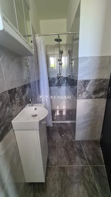 Na predaj komerčné, 18 m², Kriváň