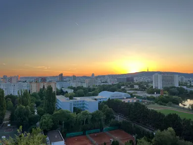 Na prenájom 2-izbový byt, 50 m², Bratislava-Ružinov, Nevädzová