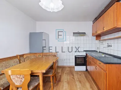 Na predaj 2-izbový dom, 600 m², Bratislava-Dúbravka, Jadranská