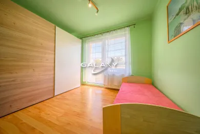 Na predaj 9-izbový dom, 288 m², Biskupice