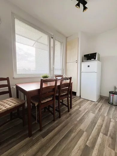 Na predaj 3-izbový byt, 82 m², Levice, P. Jilemníckeho