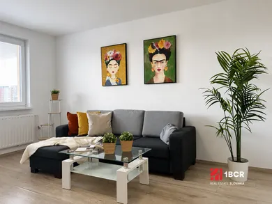 Na prenájom 3-izbový byt, 68 m², Bratislava-Petržalka, Šintavská