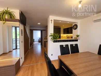 Na predaj 4-izbový dom, 215 m², Dunasziget