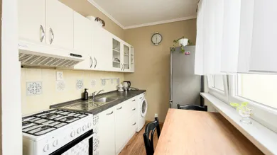 Na prenájom 1-izbový byt, 36 m², Bratislava-Dúbravka, Považanova