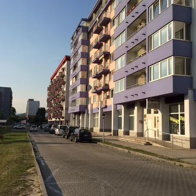 Objekty na prenájom, Bratislava-Ružinov · €100