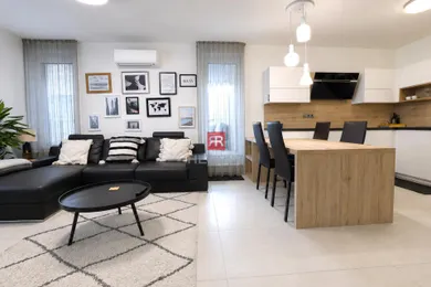 Na prenájom 2-izbový byt, 59 m², Bratislava-Staré Mesto