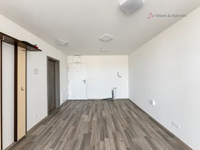 Na predaj 2-izbový byt, 43 m², Bratislava-Petržalka