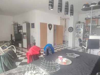 Na predaj 4-izbový dom, 210 m², Bratislava-Rača