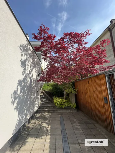 Domy na predaj 5-izbový, Bratislava-Staré Mesto · €998 000