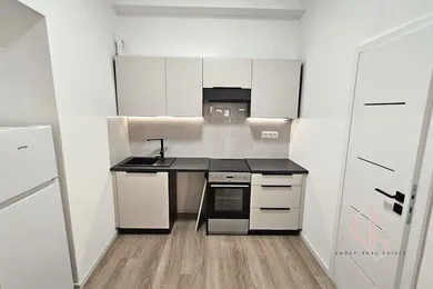 Na prenájom 2-izbový byt, 90 m², Banská Bystrica, Horná