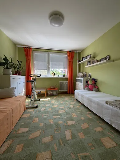 Na predaj 4-izbový byt, 75 m², Bratislava-Dúbravka, Kpt. Jána Rašu
