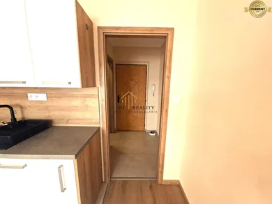 Na prenájom 1-izbový byt, 35 m², Krupina