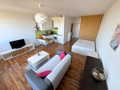 Na predaj 1-izbový byt, 38 m², Bratislava-Nové Mesto, Tomášikova