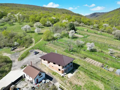 Na predaj dom, 200 m², Doľany