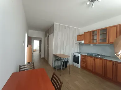 Na prenájom 3-izbový byt, 73 m², Michalovce, Jána Hollého