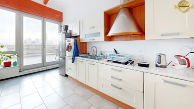 Na prenájom komerčné, 92 m², Bratislava-Petržalka, Šustekova