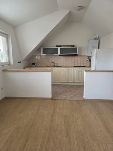 Kiadó lakások, 2-szobás, Pezinok · €630