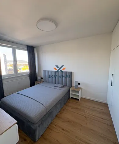 Na prenájom 2-izbový byt, 40 m², Košice-Juh, Krivá